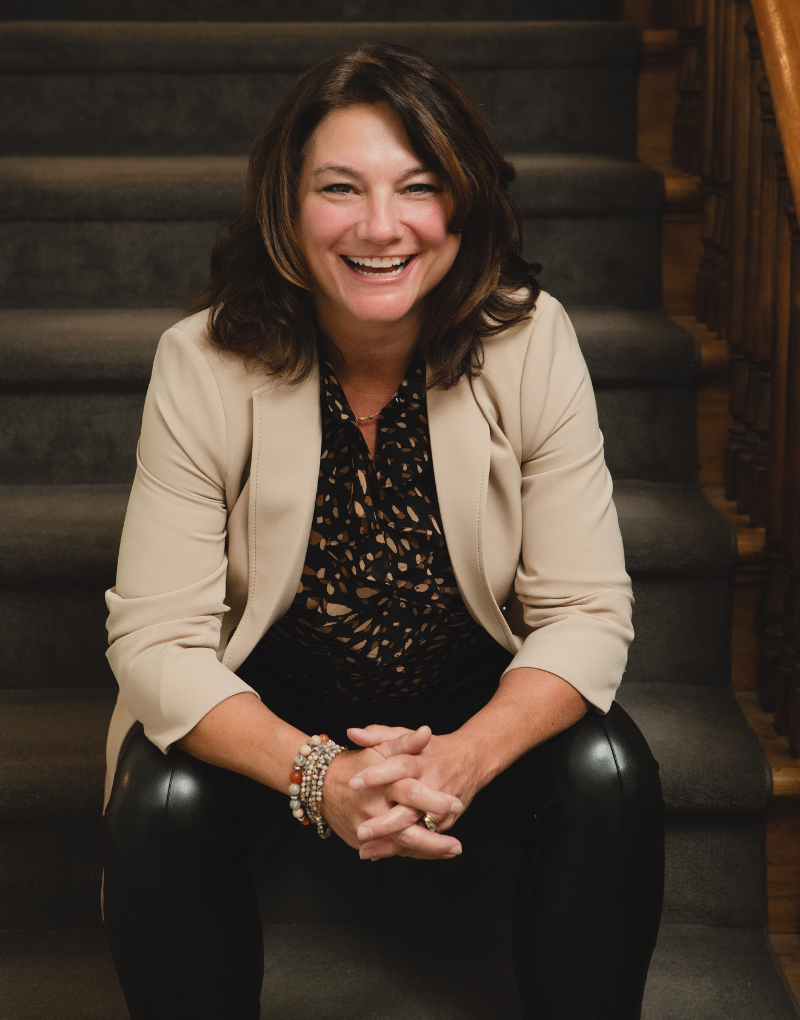 Rhonda Arnott Podcast Host
